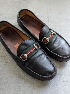 Gucci Men’s Black Leather Horsebit Loafers with Green-Red Web US 9.5